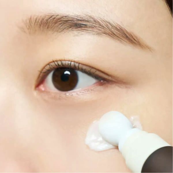 Skin1004 Madagascar Centella Probio-Cica Bakuchiol Eye Cream - Imagen 3