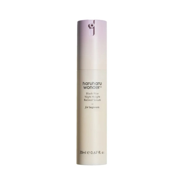 Serum de noche con arroz negro de Haruharu Wonder en envase blanco y rosa.