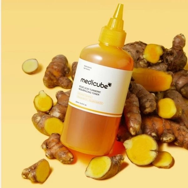 MEDICUBE Kojic Acid Turmeric Rusurfacing Toner 250ml - Imagen 2