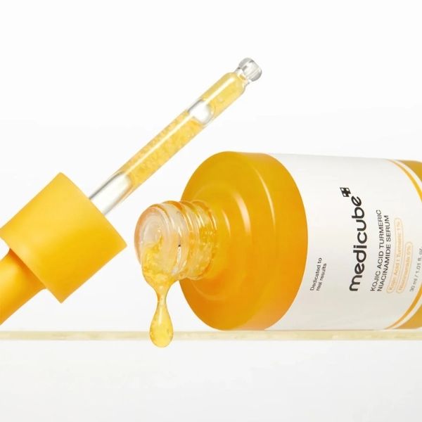 MEDICUBE Kojic Acid Turmeric Niacinamide Serum 30ml - Imagen 2