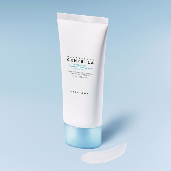 SKIN1004 Madagascar Centella Hyalu-Cica Water-Fit Sun Serum 100ml - Imagen 2